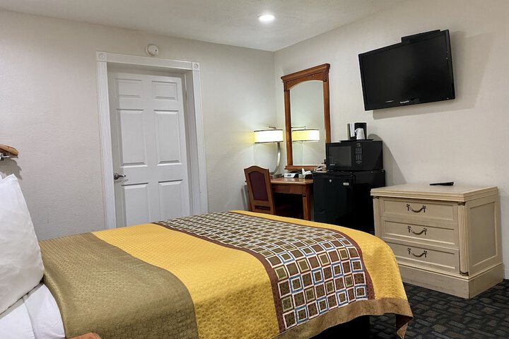 Room 13 of 50