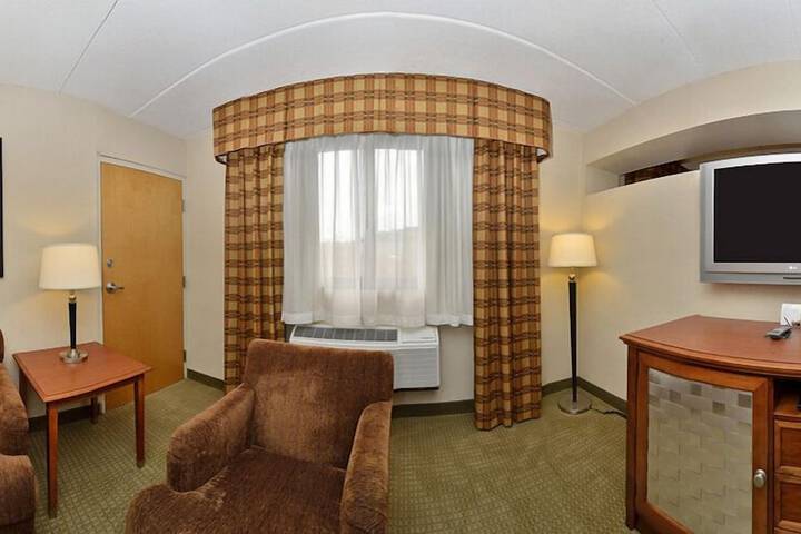 Room 25 of 36