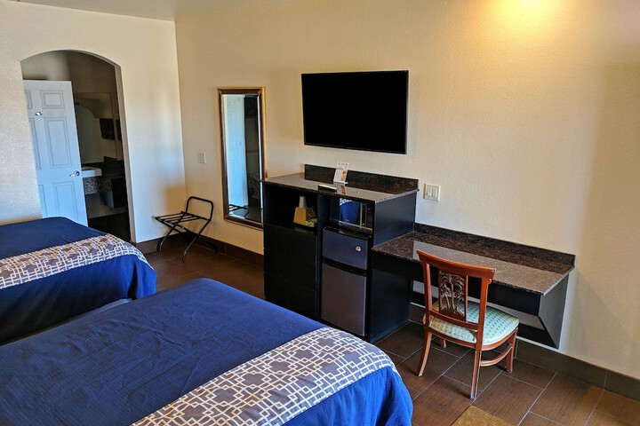 Room 33 of 60