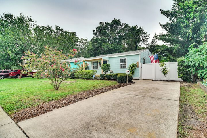 Pinellas Park Home: Swim Golf, Grill & More!