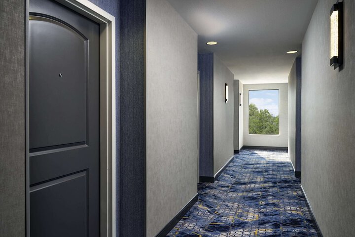 Ballroom/Hall 35 of 39