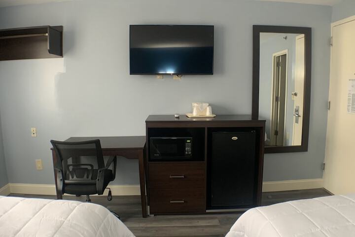 Room 12 of 16