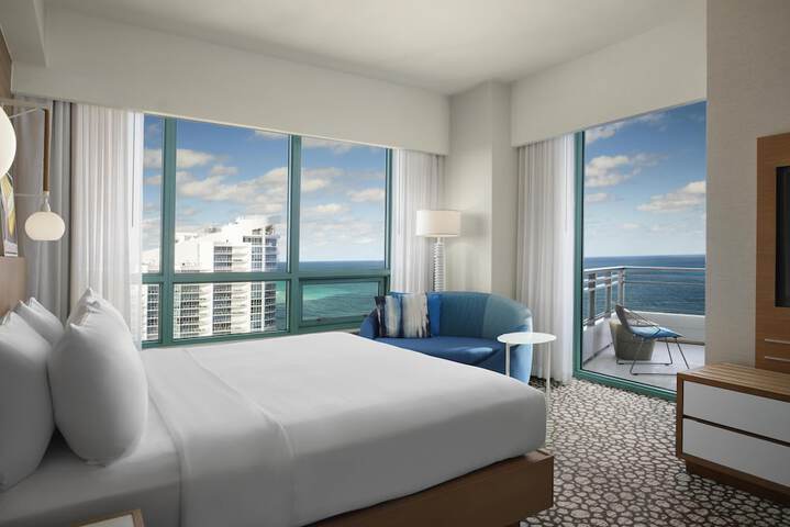 Signia by Hilton Diplomat Beach Resort