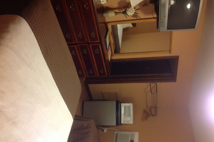 Room 10 of 24