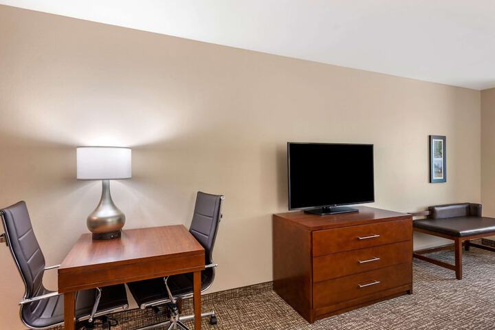Room 11 of 27