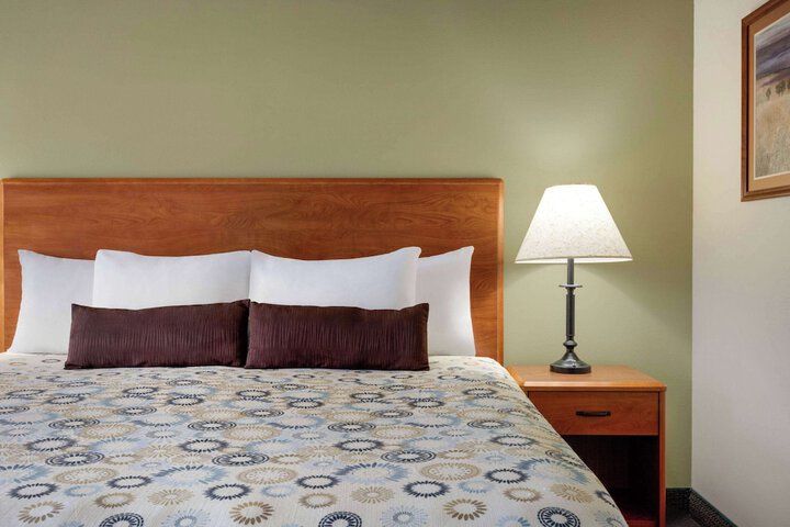 AmericInn by Wyndham Havre