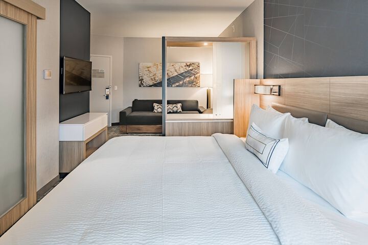 Room 17 of 23