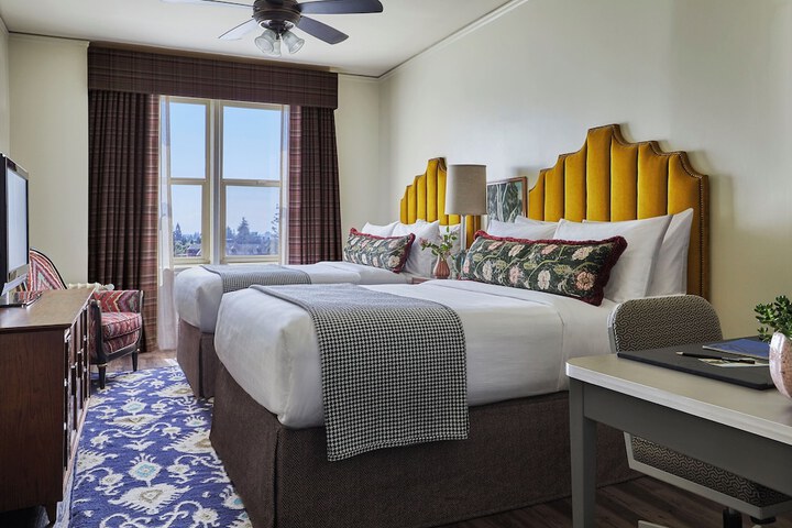 Room 43 of 70
