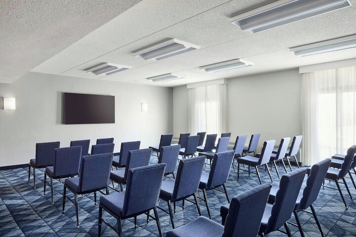Courtyard by Marriott St. Louis Creve Coeur