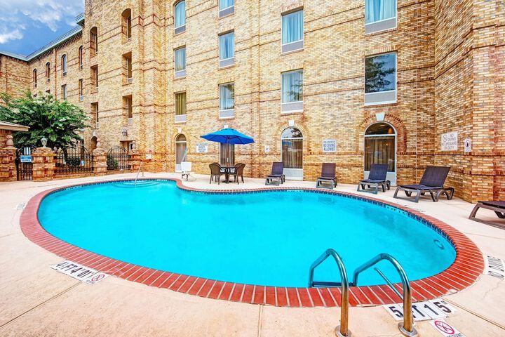 Pool 4 of 26