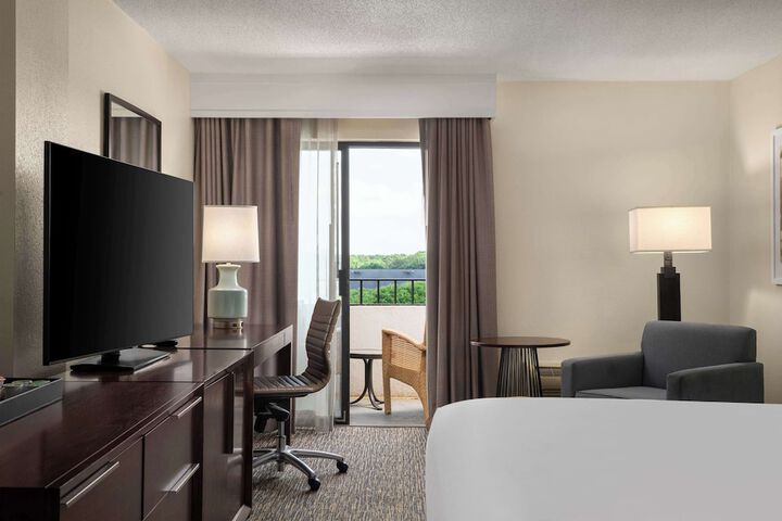 Room 34 of 53
