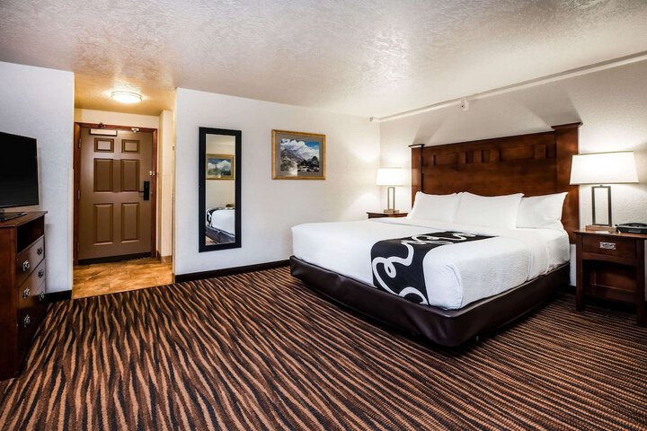 Room 12 of 34
