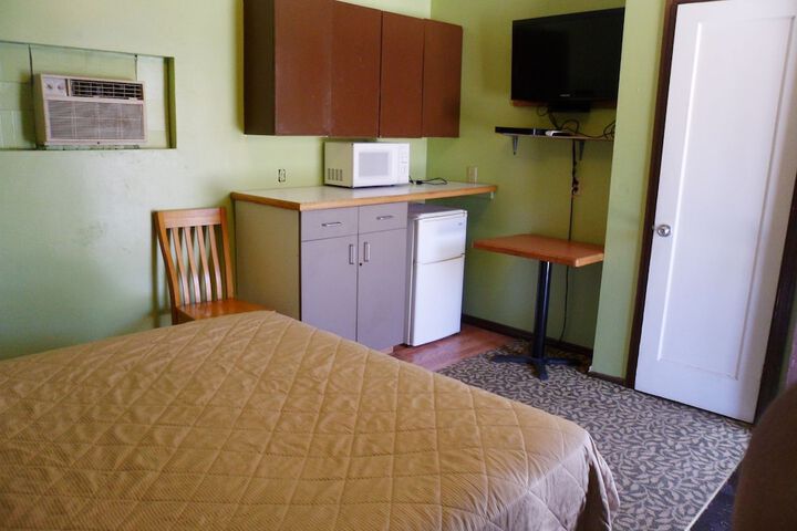 Pillow Talk Motel