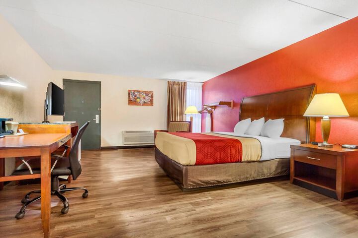 Econo Lodge Inn & Suites Brookings