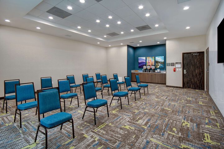 Hampton Inn & Suites Ontario Rancho Cucamonga