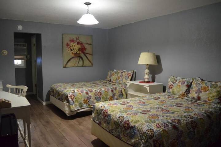 Room 33 of 53