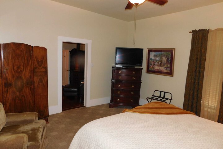 Room 71 of 96