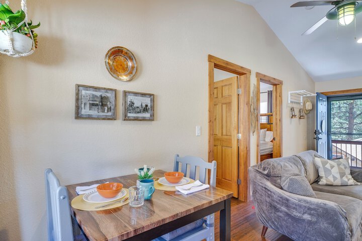 Woodland Park Apartment: Forest Views + Deck!