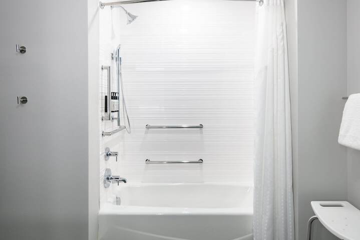 avid hotel Roseville - Minneapolis North by IHG