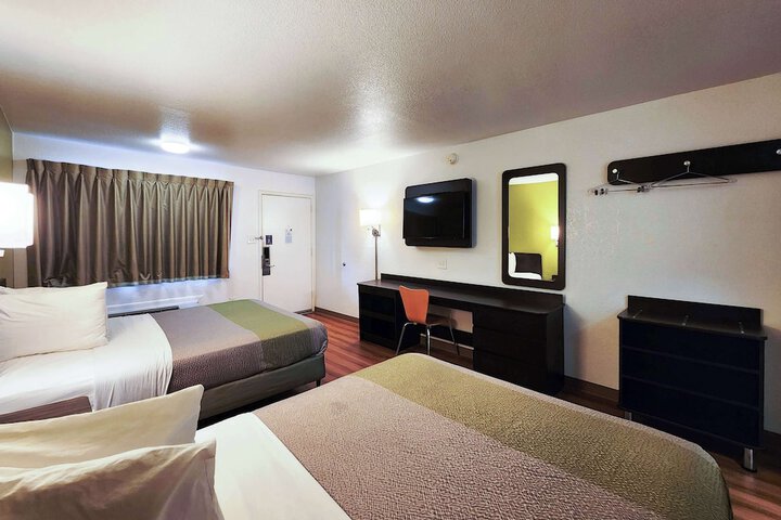 Room 33 of 50