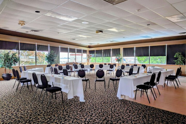 Confederation Place - Hotel