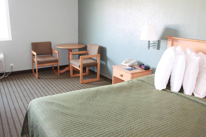 Room 17 of 36