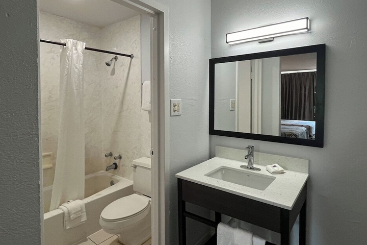 Studio 6 Hammond LA – I12 – I55