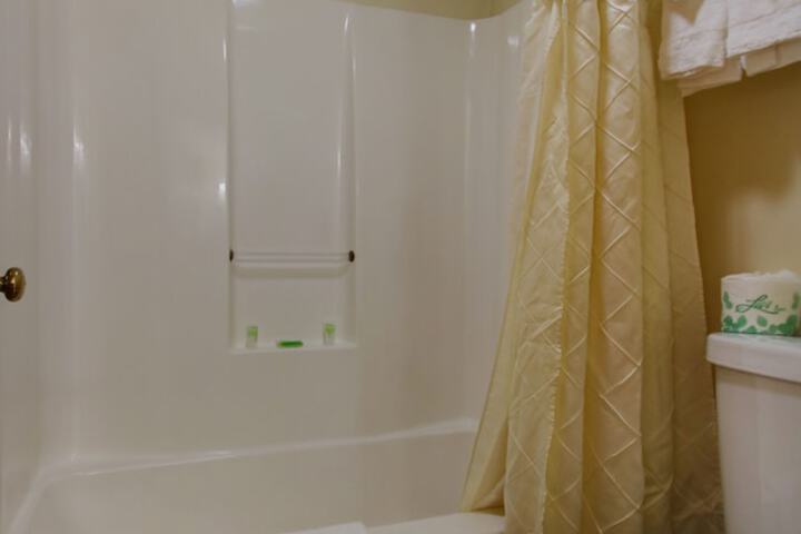 Room 80 of 93