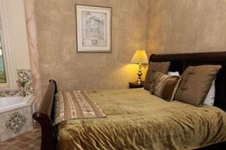 Room 9 of 72