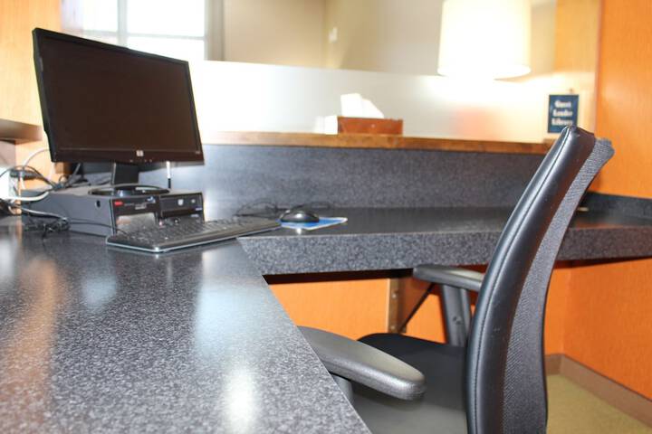 Business Center 103 of 104