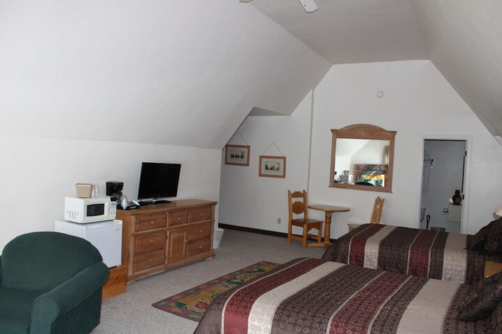 Room 49 of 104