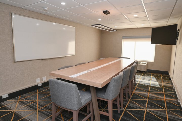 Holiday Inn Cleveland-Mayfield by IHG