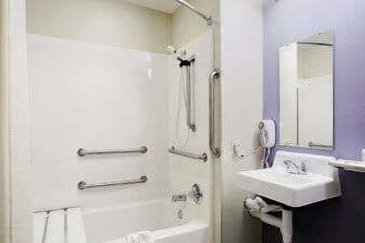Microtel Inn & Suites by Wyndham Baldwinsville / Syracuse
