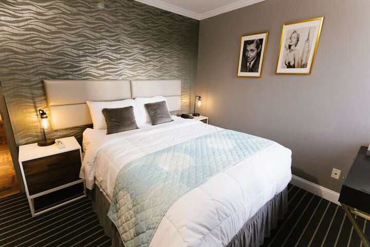 Room 14 of 21
