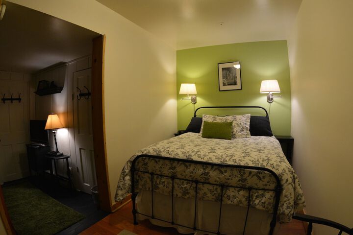 Room 14 of 38