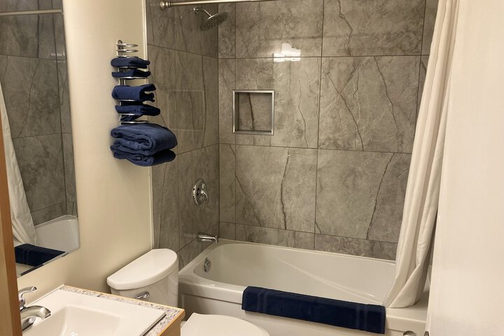 Room 11 of 19