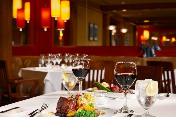 Dining 19 of 26
