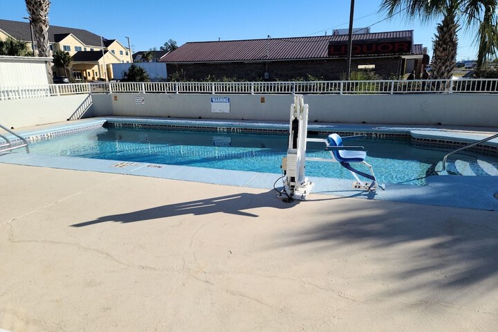 Pool 4 of 54