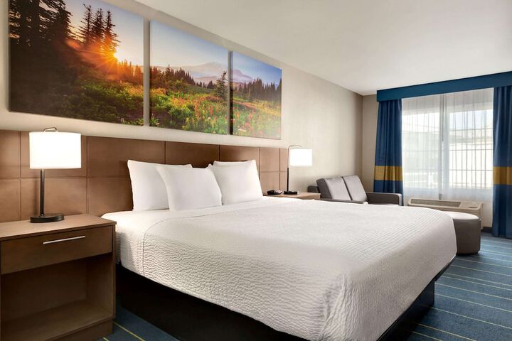 Room 8 of 26
