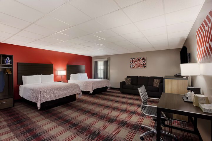 Room 10 of 33