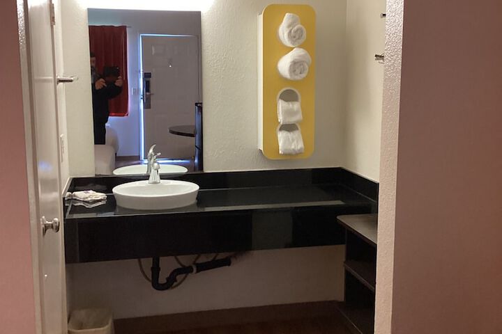 Room 20 of 33