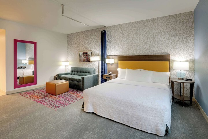 Room 28 of 66