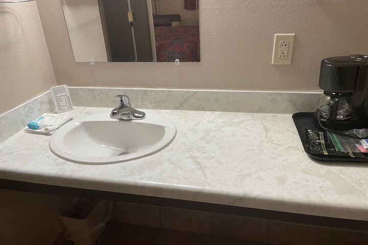 Room 9 of 11