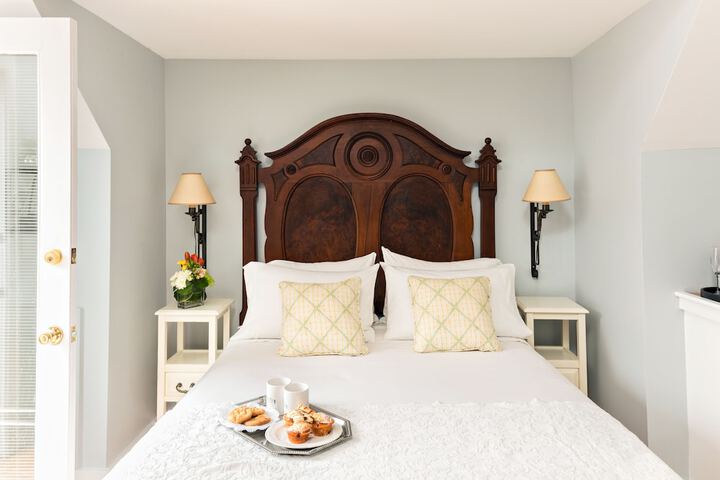 Brass Key Guesthouse - Adults Only