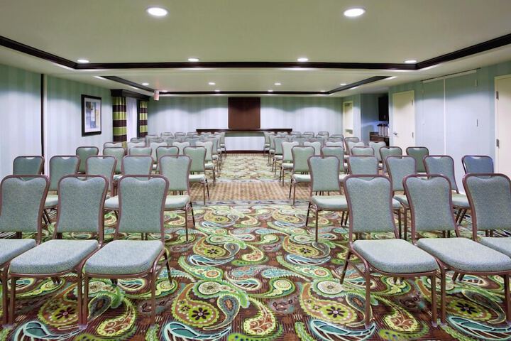 Holiday Inn Express Columbus-Dublin by IHG