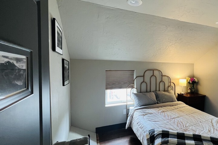 Treeline Hostel