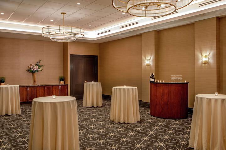 Room 43 of 68