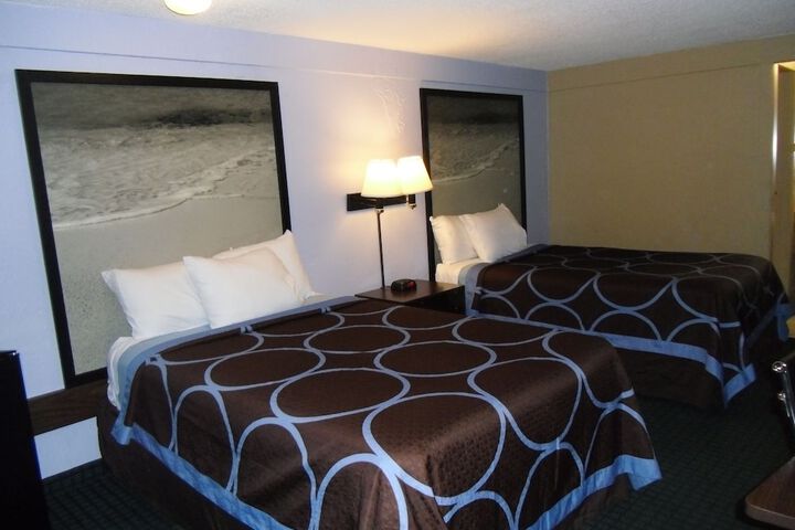 Room 18 of 35