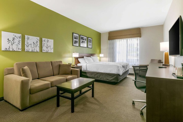 Room 18 of 33