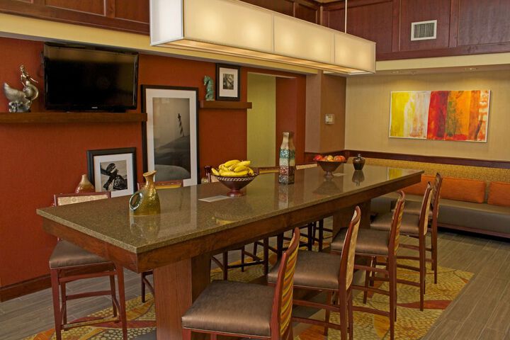 Hampton Inn & Suites Norfolk-Airport